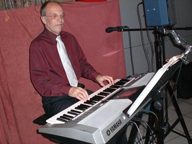 Jan Bonnema Keyboardspeler bij Feesten en Partijen