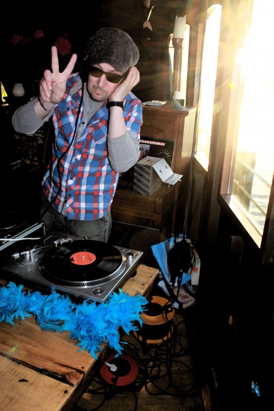 Allround DJ met eigen geluid voor elk feest!