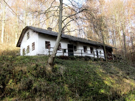 Waldhaus mit Grundstück 64.213 m2 in der Nähe von Praded, Altvatergebirge (2,80 €/m2) – Vernirovice