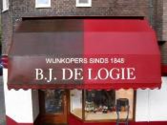 Zonnescherm schoonmaken markies reinigen Groene aanslag verwijderen KAN WEL !
