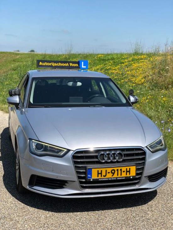 Autorijschool Ron Voor diverse betaalbare rijopleidingen.