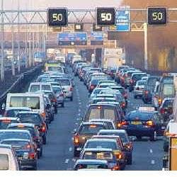 Spoed in de file? Spitsrijder!