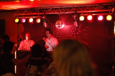 Party Fever Professionele drive-in shows & top dj's