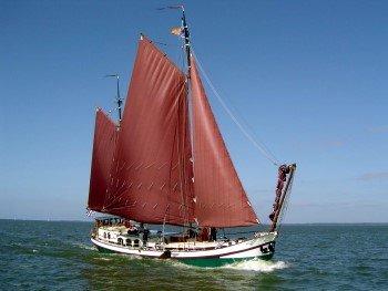 Zeilen in Friesland op een klipper