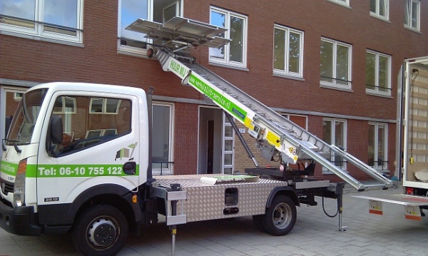 Verhuislift/ meubellift verhuur met bediening.
