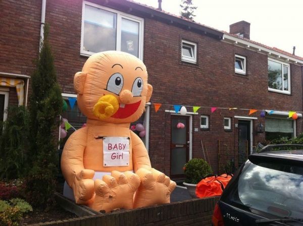 Huur een opblaasbaby in Hilversum en omstreken!