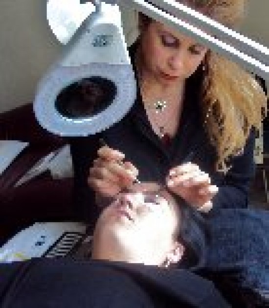 VOOR PERFECTE WIMPEREXTENSIONS MARIA THUIS IN DE SCHOONHEID