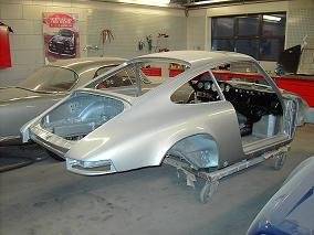 Autorestauratie, ontlakken, stralen, spuiten
