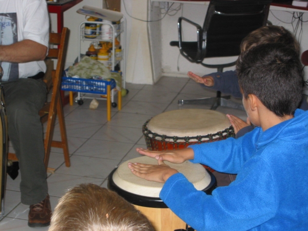 Djembe workshop voor kinderen / trommelen
