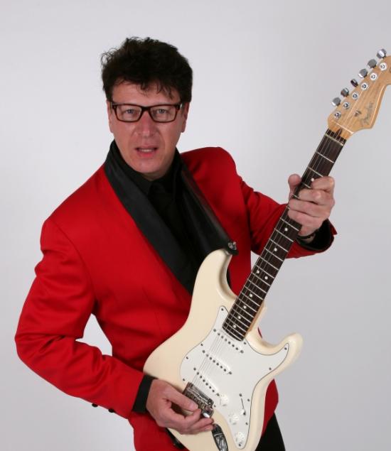 U wordt 50? U zoekt feestmuziek ? hier vind u de betaalbare muziekant!!