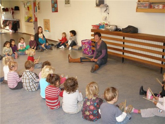 ZINGEN, DANSEN EN MUZIEK MAKEN MET UW PEUTER