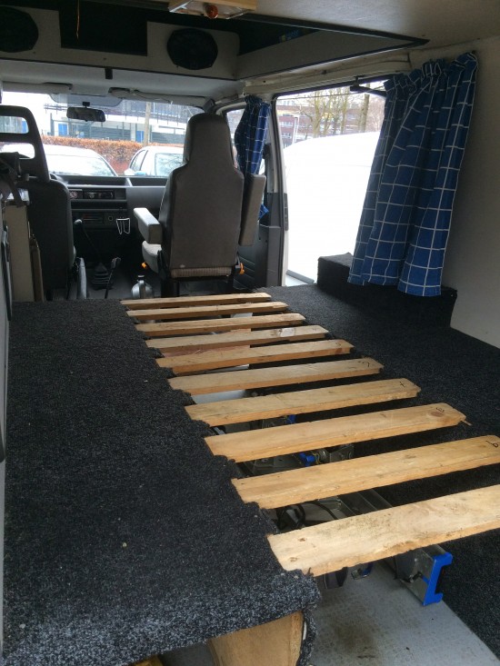 Camperbed (ver)bouwen in Ford Transit