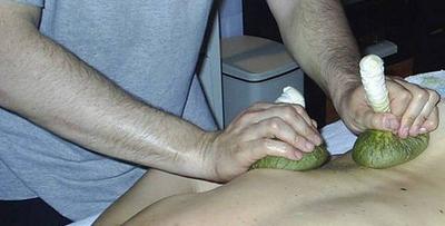 Kruidenstempelmassage