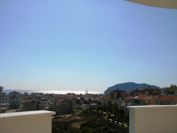 Nieuwe ruime appartementen in Mahmutlar, Alanya - Turkije