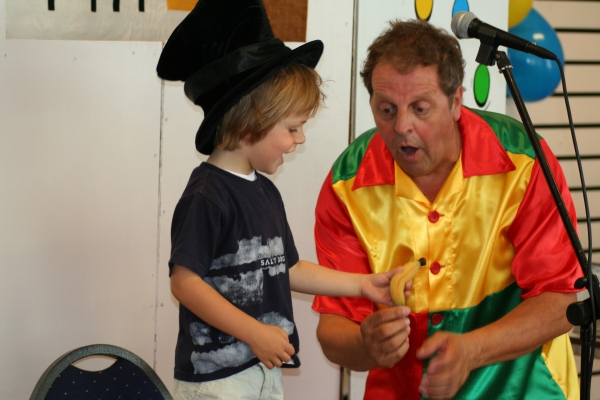 CLOWN/GOOCHELAAR VOOR AL UW KINDERFEESTEN