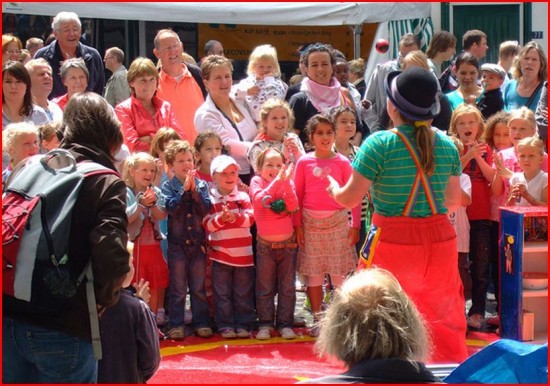 Clown Jongleur en Kindergoochelaar Kiko vrolijkt ieder feestje op! — foto 2