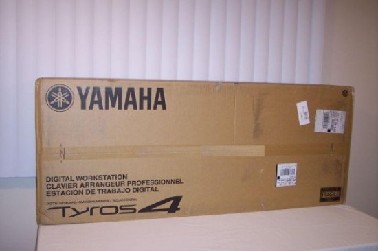 Buy New Kronos Music Workstation, Yamaha Tyros 4 & Roland Fantom-G8, guaranteed — foto 2