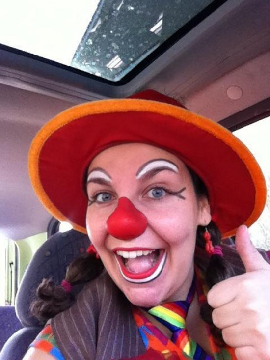Ballonenclown Biba, en ballonartiesten, ook decoraties, schmink en glittertattoo's. — foto 2