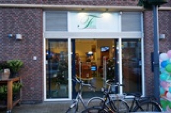 Permanete Ontharing, Permanente make-up, Acne en couperose behandeling Gezichtsbehandelingen, Gelnag — foto 2