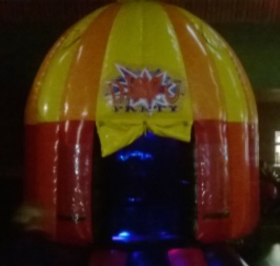 NIEUW Disco springkussen te huur — foto 2