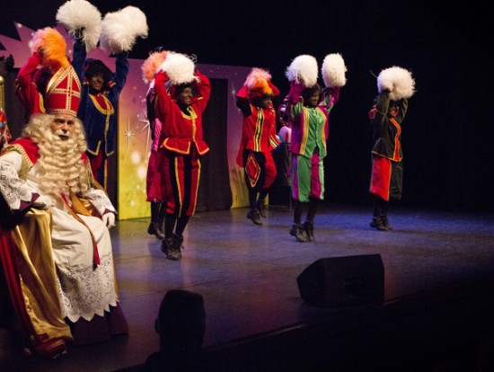 Kindershow, Sinterklaasshow, Clownsshow, Jeugdshow, Sinterklaas en zwarte pieten — foto 2
