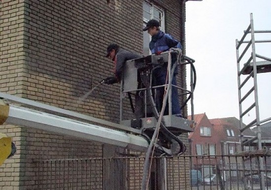 Gevel reinigen: Graffiti, mos of cement verwijderen van uw gevel — foto 2