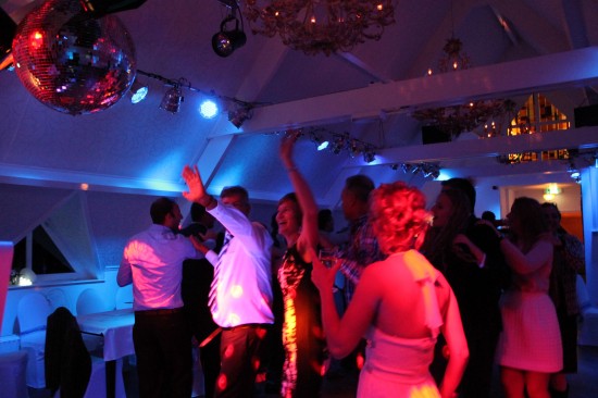 Op zoek naar een drive-in show met DJ's die jouw muziek draaien? — foto 2
