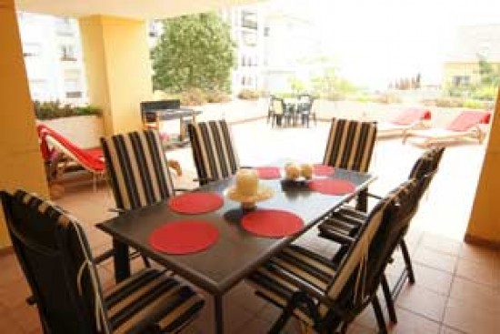 Mooi appartement te huur in Puerto Alto in Estepona — foto 3
