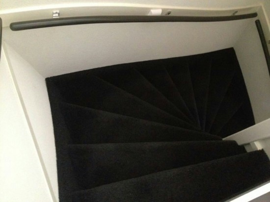13 trede dichte trap bekleden incl lijm voor € 140,- — foto 3