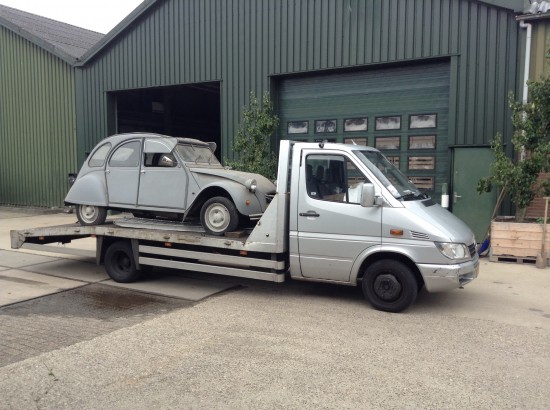 Autotransport autoambulance oprijwagen, met chauffeur — foto 3