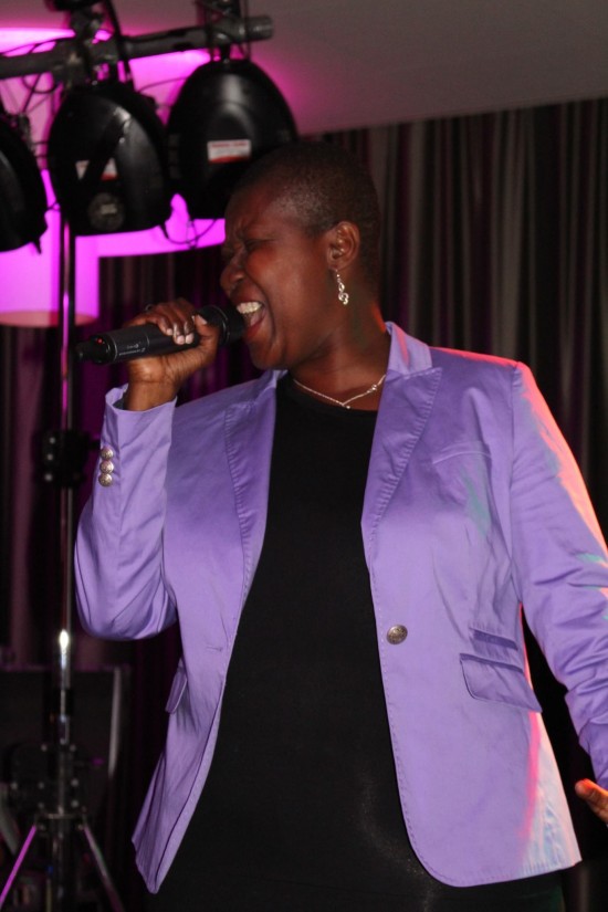 Soul en disco zangeres Patricia Foort — foto 3