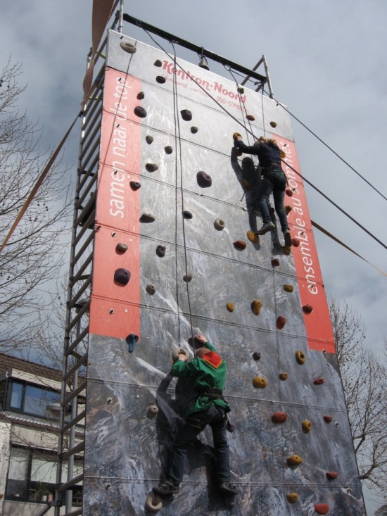 Mobiele klimwand verhuur, binnen en buiten te plaatsen. — foto 3