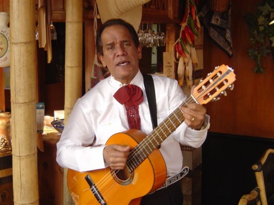 Kenneth Valverde! Mexicaanse, Zuid-Amerikaanse & Spaanse-muziek. — foto 3