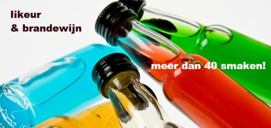 Promotie door miniatuur flesjes drank. Met gratis met eigen etiket. — foto 3