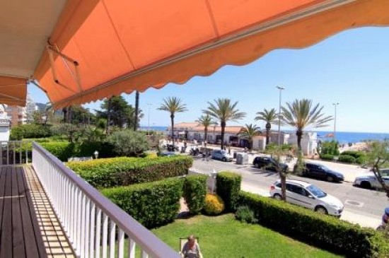 Meer als 40 appartementen en villa's in SITGES en omgeving. — foto 3