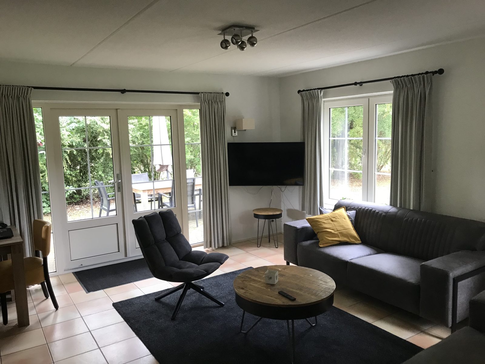 Te huur luxe en compleet 6 persoons vakantiewoning met zwembad op park de Weerribben — foto 2