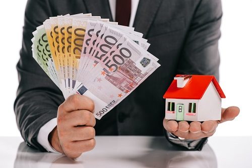 Wij bieden leningen en investeringsdiensten aan voor bedrijven, vastgoedprojecten en de agrarische sector.