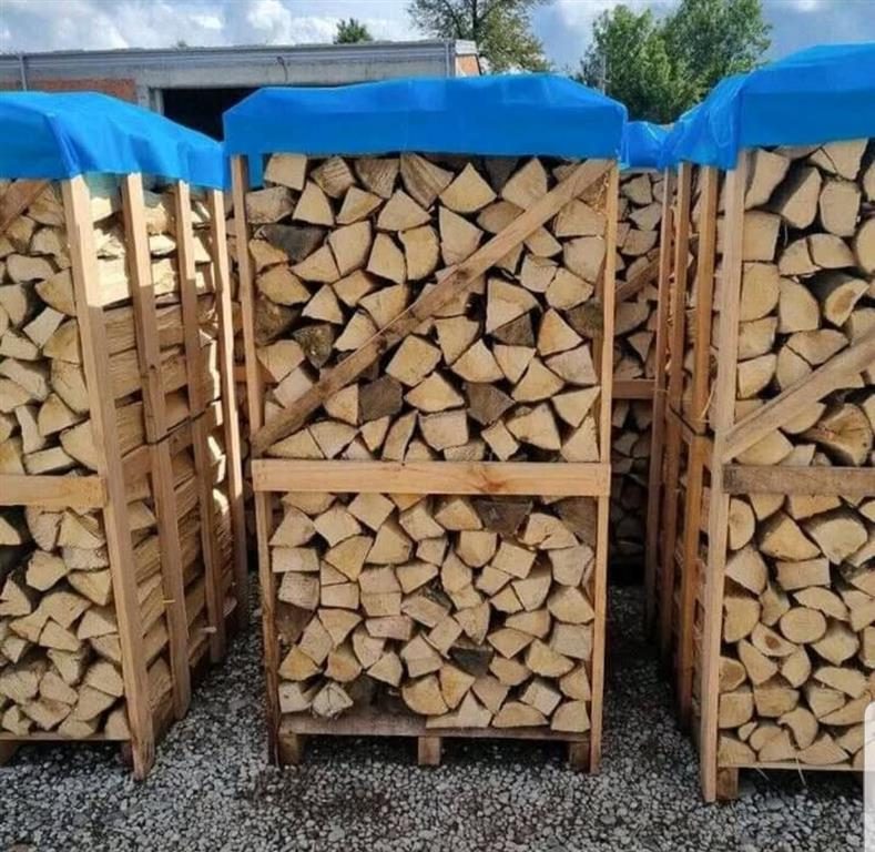 Droog brandhout, klaar om te stoken (<20%)