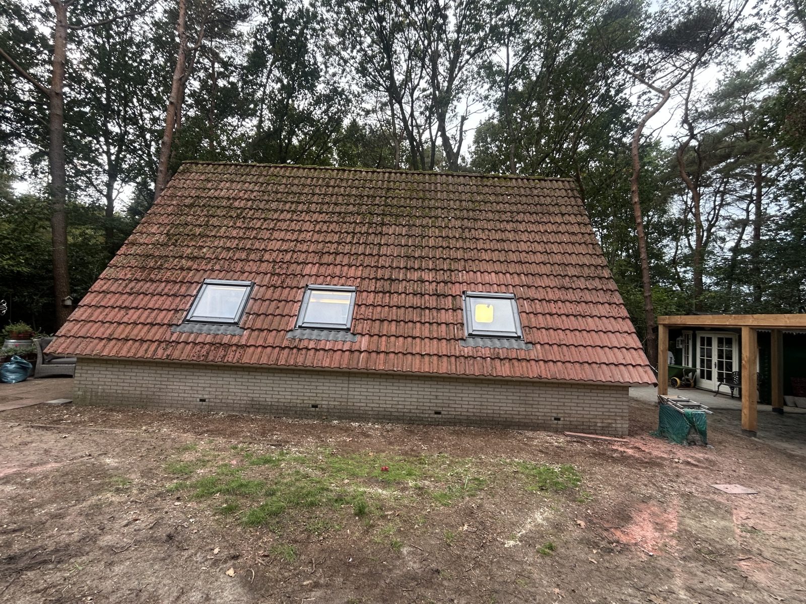 Hellende daken,Dakramen — foto 1