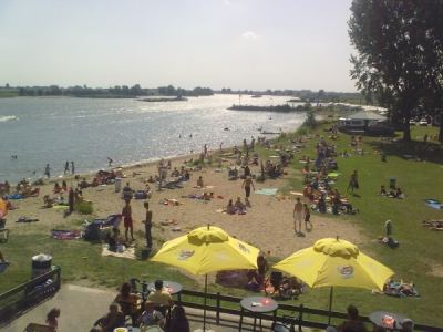 Strand/feestlokatie zalenverhuur vlakbij Utrecht.