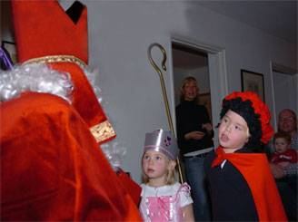 Sinterklaas en twee pieten bij u op bezoek in de regio Leiden